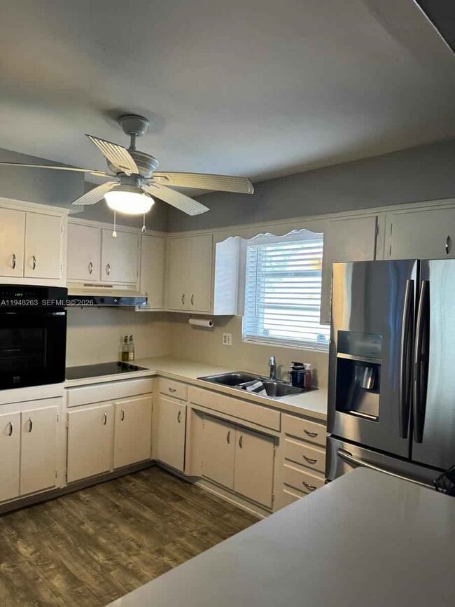 Photo - 4820 SW 11th Ct