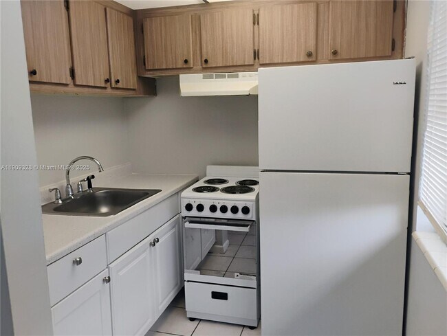 Photo - 4020 Funston St Unidad 3