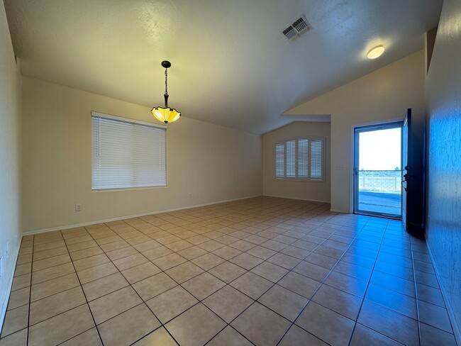 Photo - 4BR/2BA/2GA, 1889 sq.ft. rental in Sierra Vista, AZ