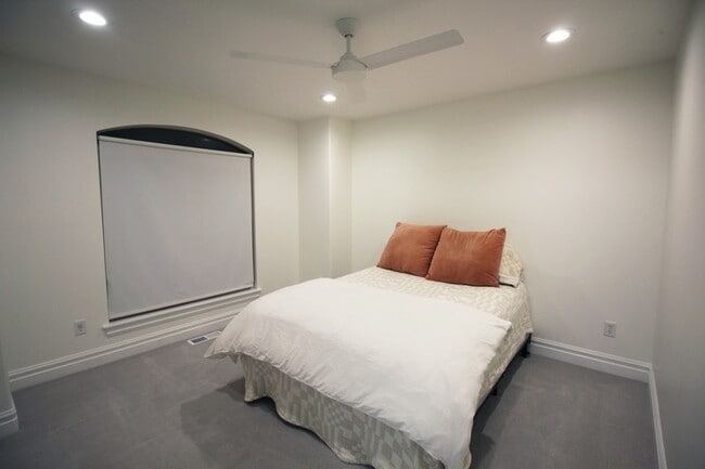 Photo - 625 E 200 S