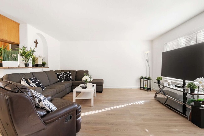 Photo - 1000 Estes St Unidad SI ID1513731P