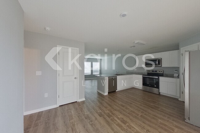 Photo - 528 NE 16th Terrace