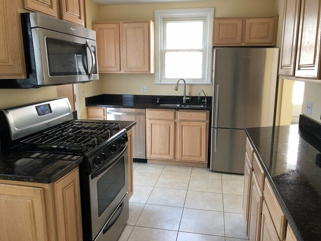 Photo - 4185 Silsby Rd