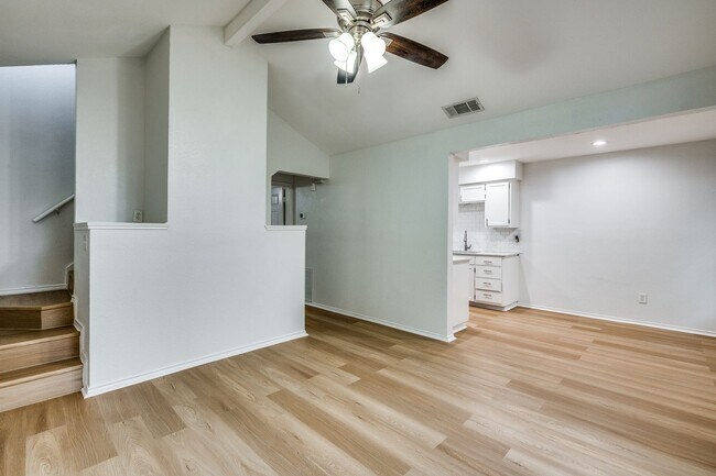 Photo - 117 Peachtree Ct Unidad A