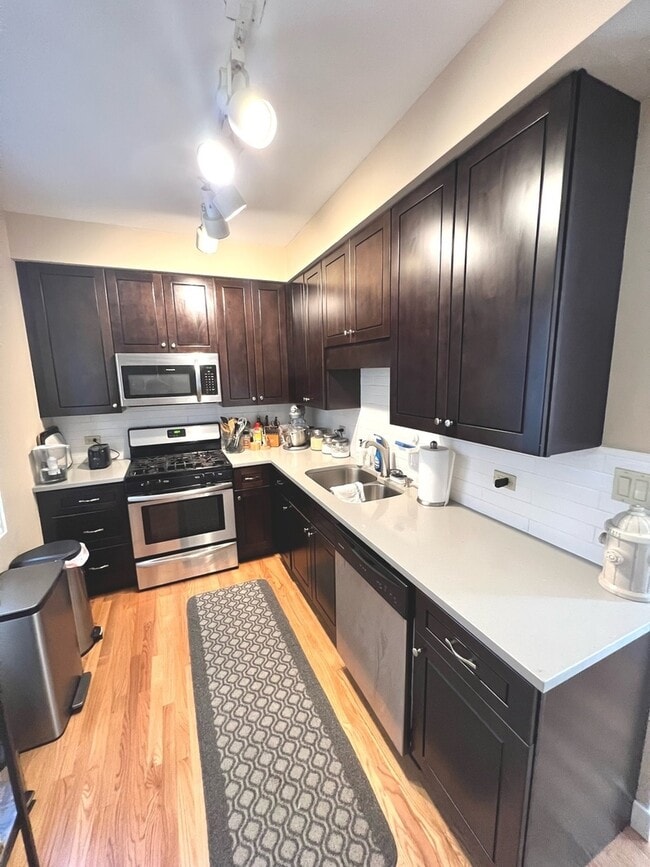 Photo - 824 W Gunnison St Unidad 1