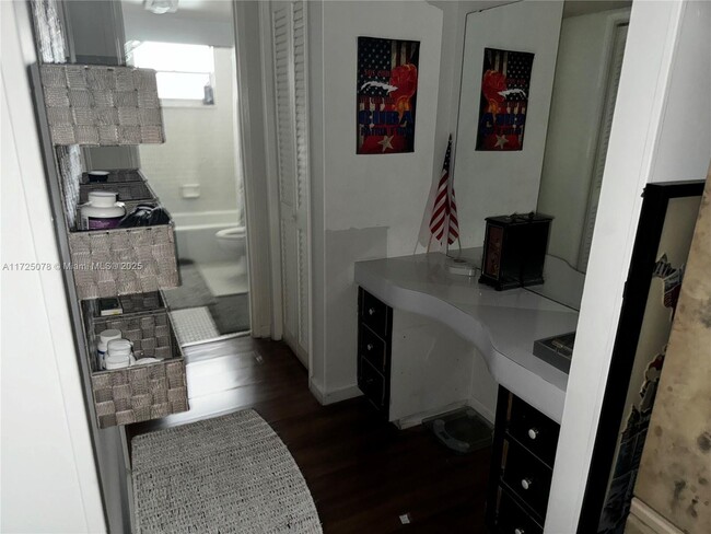 Photo - 950 Hillcrest Dr Apartment Unit 411