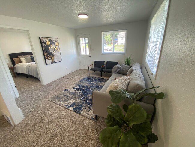 Photo - 413 S Wayland Ave