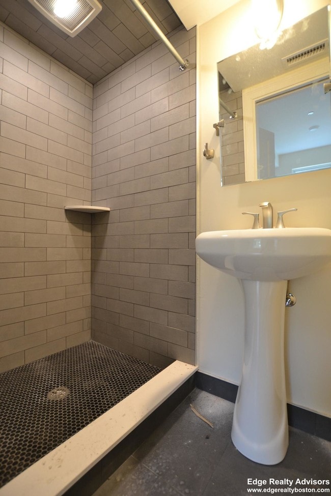 Photo - 549 Washington St Unit 3