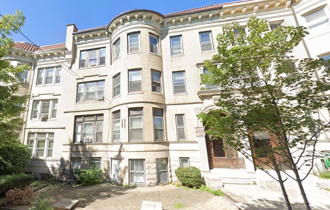 Building Photo - 194 Saint Paul St Rental