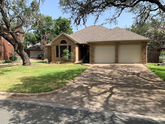 Building Photo - 6104 John Chisum Ln