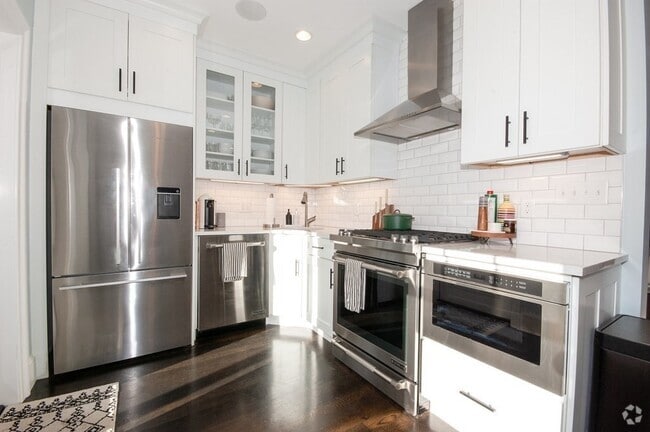 Building Photo - 213 W Fifth St Unit 1 Rental