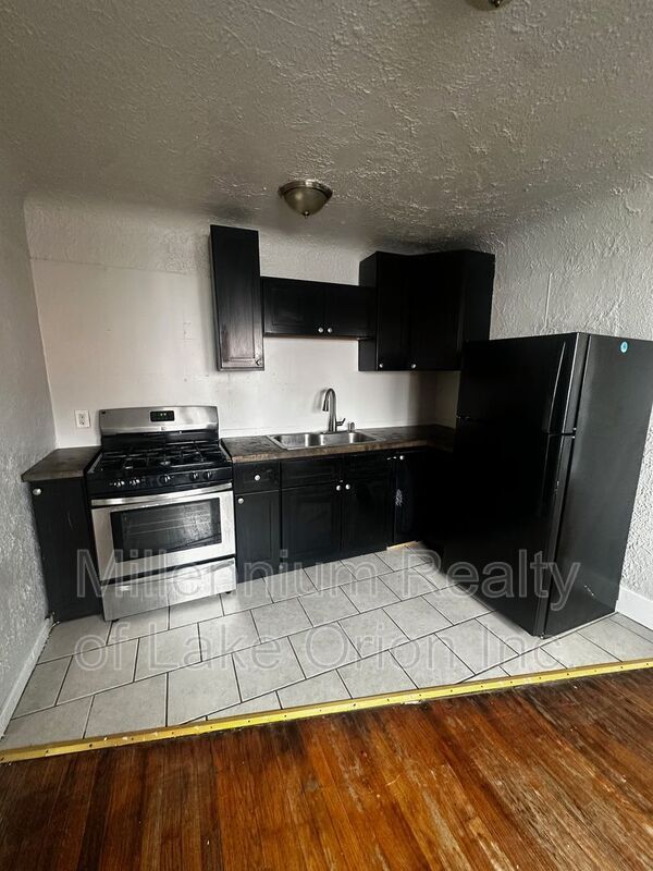 Building Photo - 140 Summit St Unit #1 Rental