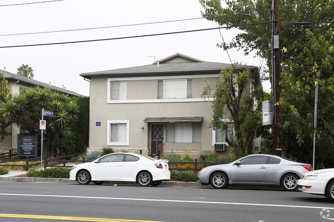 Photo - Moorpark Street Apartments