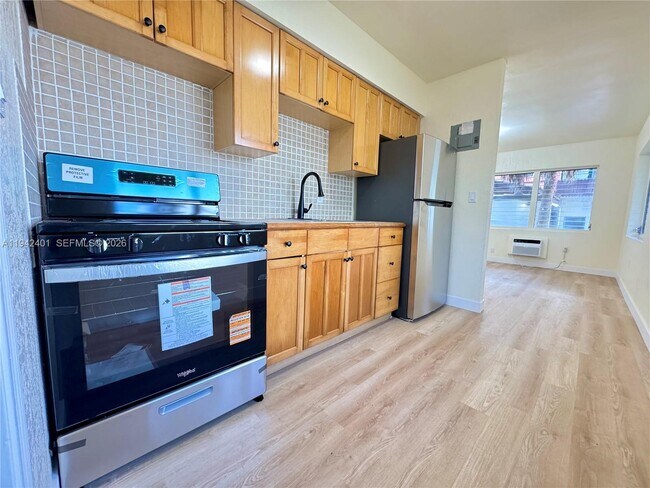 Photo - 715 NE 122nd St Unit 4