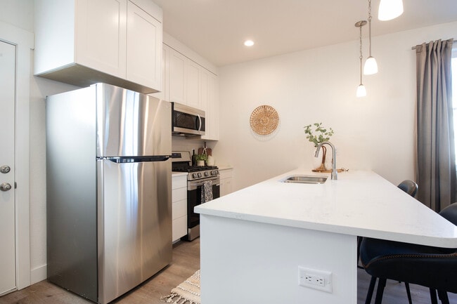 1546 Sparton Grv