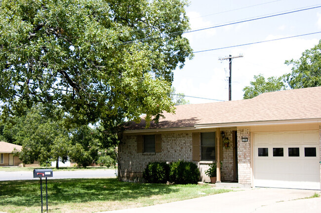 Building Photo - 1397 N Lillian Rental