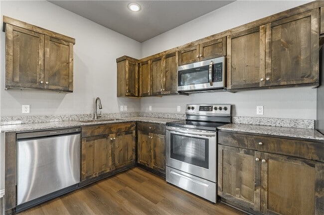 Photo - 241 Williams ct