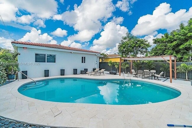 Building Photo - 1731 NE 172nd St