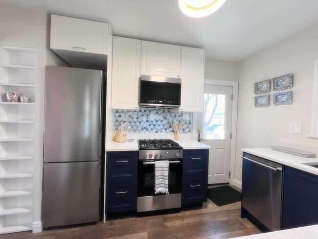 Photo - 240 Fern Ave N