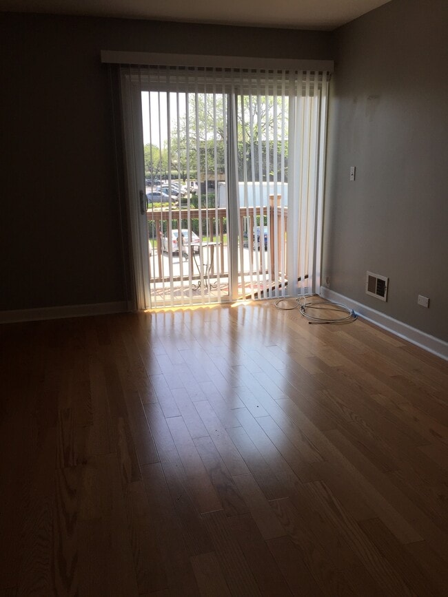 Building Photo - 400 74th St Unit 206