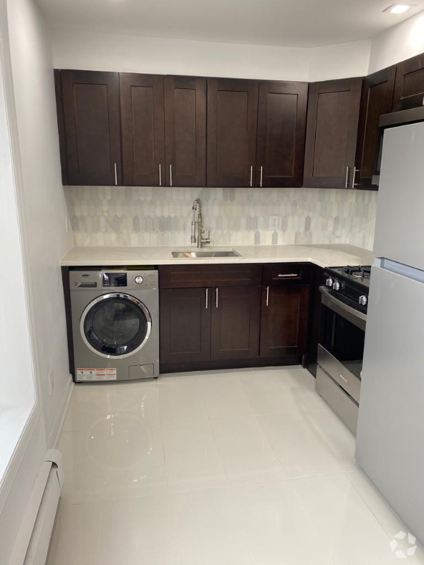 Building Photo - 131 Beach 121st St Rental