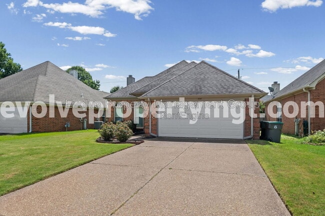 Photo - 330 Bendigo Dr