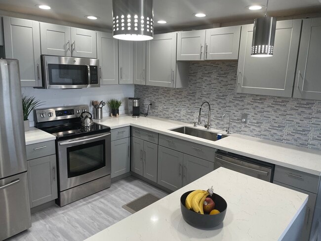 Fully furnish kitchen, plates, glasses, coffee maker! - 13499 Biscayne Blvd Rental