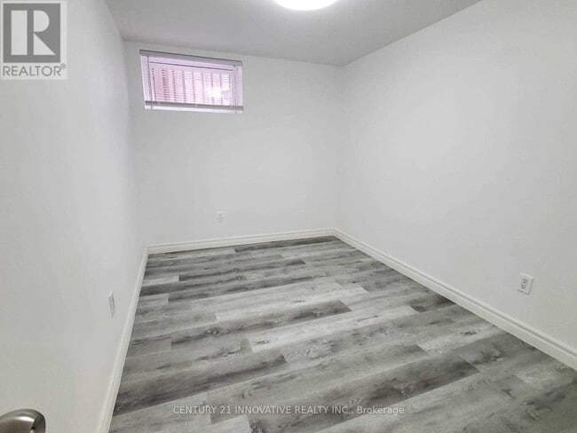Photo - 991 Hortop St