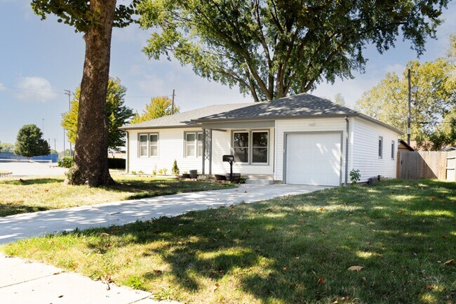 Photo - 3541 S Southwood Dr