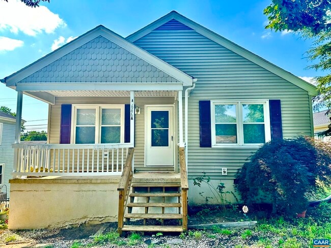 Building Photo - 646 S Delphine Ave Rental