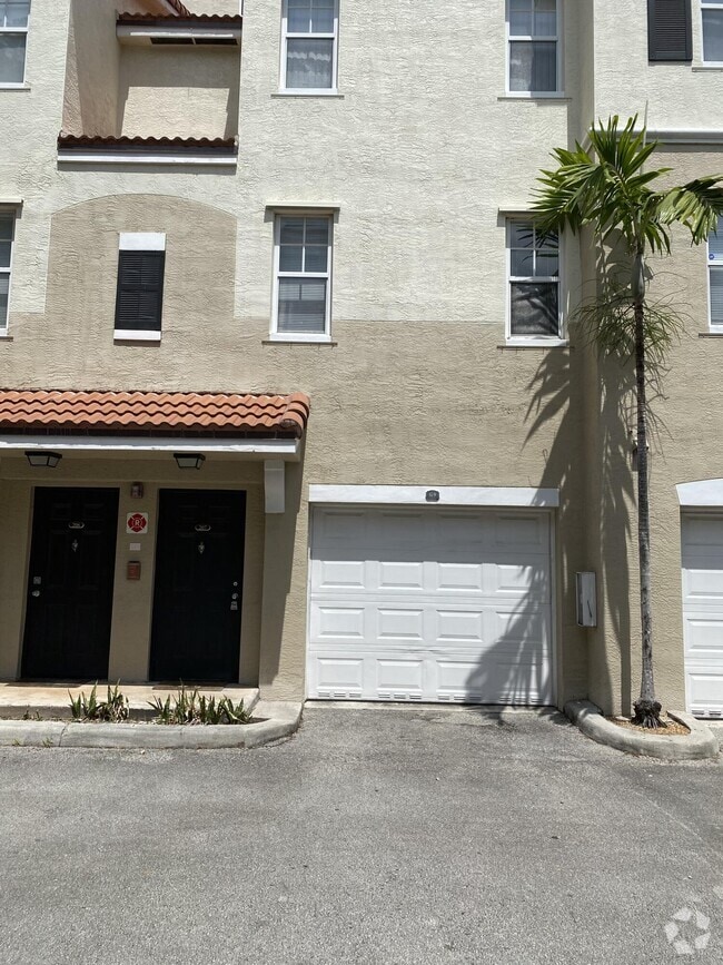 Building Photo - 5980 W Sample Rd Unit 207 Rental