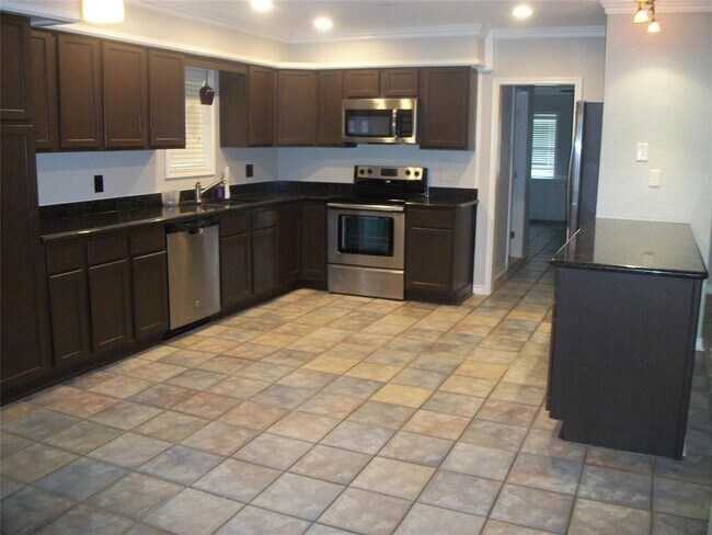 Photo - 111 Shadylyn Dr