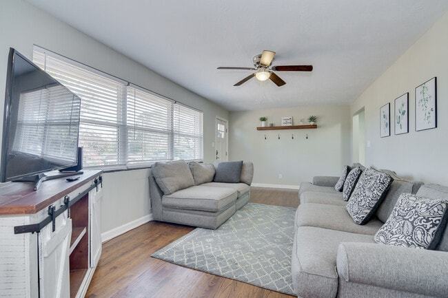 Photo - 2426 Brentwood Pl