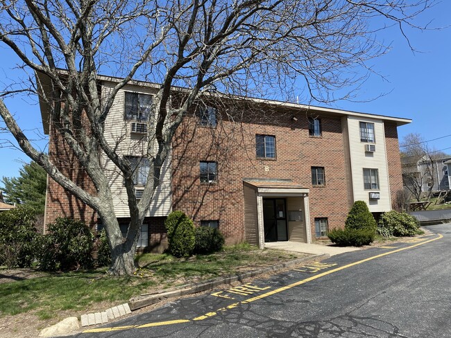 1700 Main St