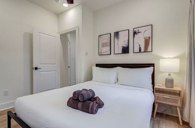 Photo - 3311 Daphne St