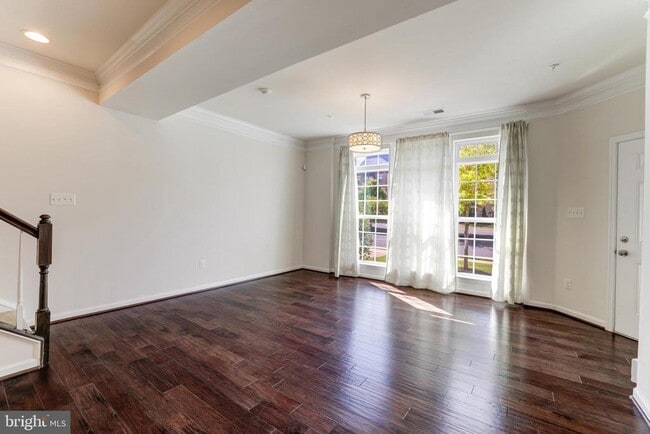 Photo - 13643 Air and Space Museum Pkwy