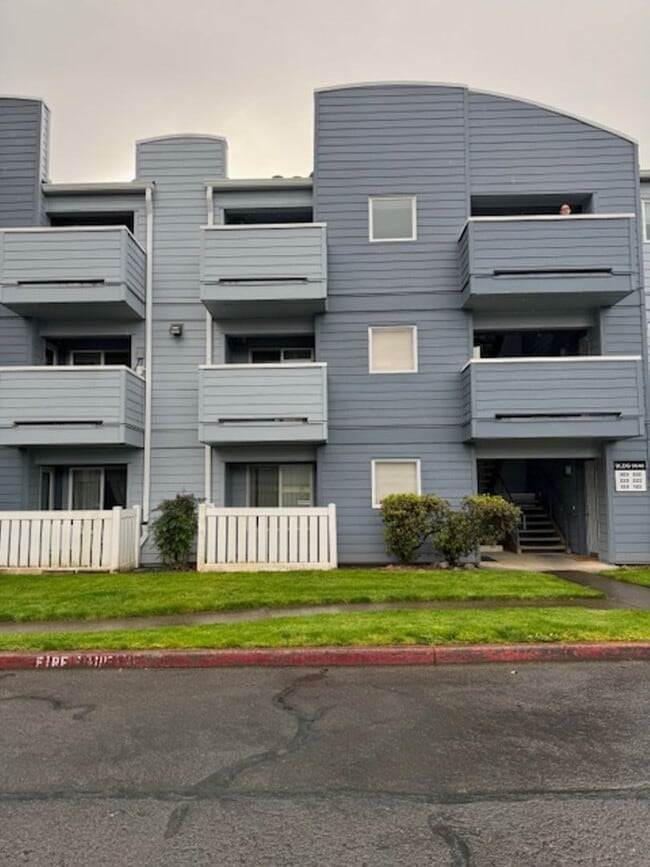 Photo - Luxury Condo, Close To Nike & Intel, Detac... Unidad 323