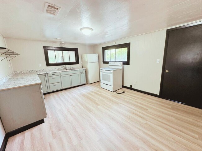 Photo - 7801 US-270