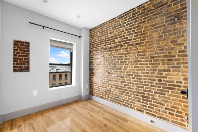 Photo - 57 Halsey St