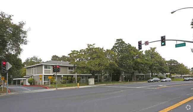 Photo - Los Gatos Oaks Apartments