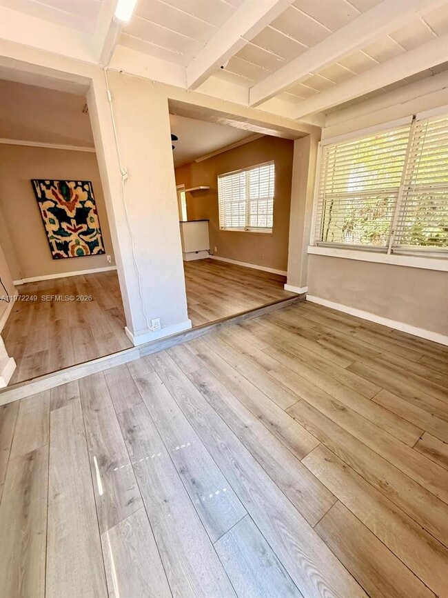 Photo - 1151 NE 18th St Unidad 1159