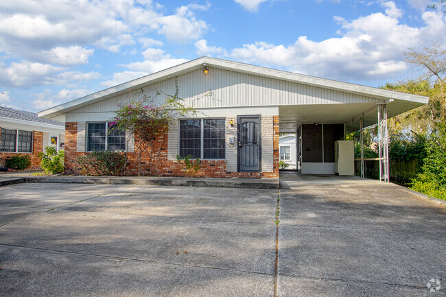 Building Photo - 2/1 DeLand, Steps from Stetson! $1,600/mon... Rental