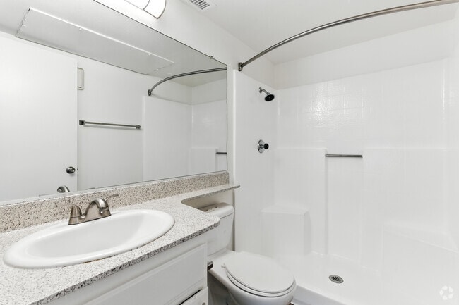 2BR, 2BA - 975SF - Second Bathroom