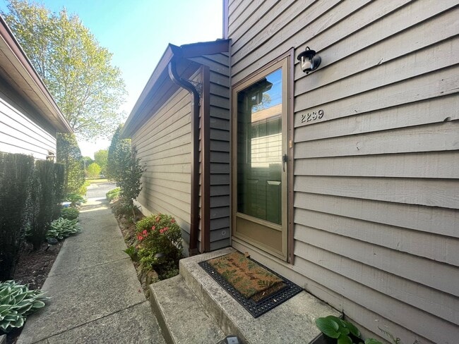 Photo - Spacious 2 Bed, 2 Bath Townhouse in Prime Hickory Location – 1,322 Sq. Ft.