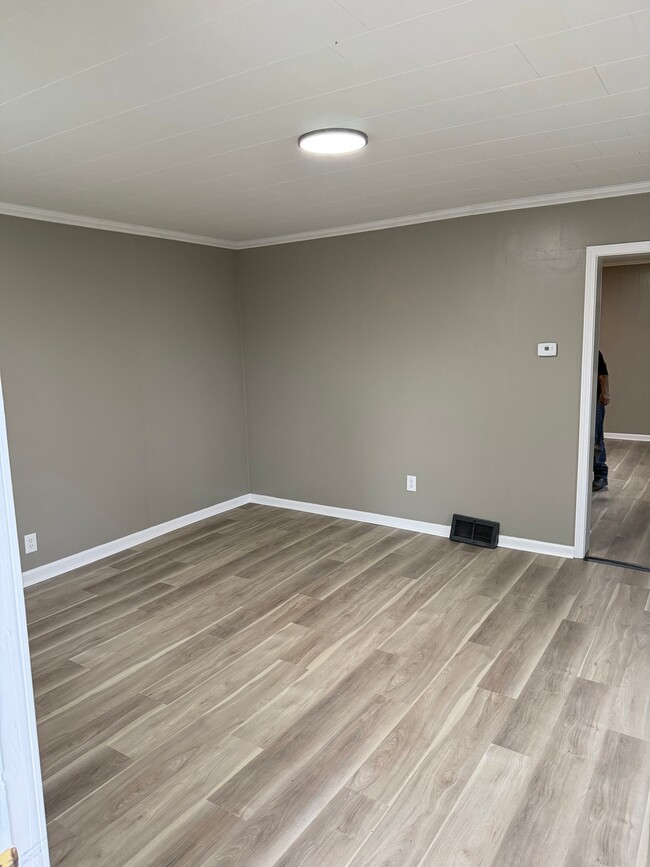 Photo - 905 N Liberty St