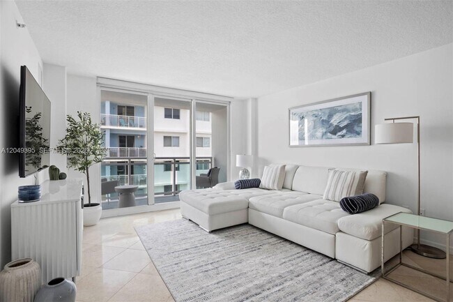 6917 Collins Ave Unidad 1512