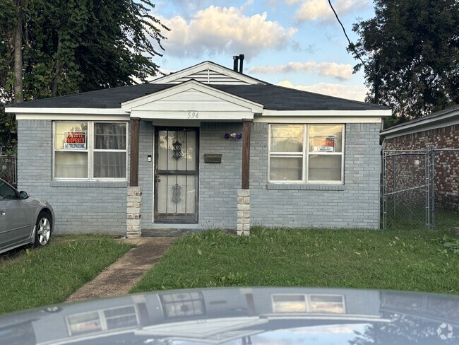 Building Photo - 594 Carpenter St Rental