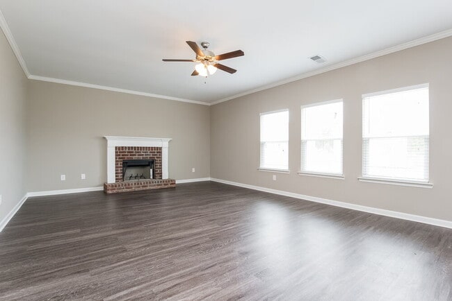 Photo - 601 Fieldcrest Dr