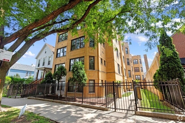 Building Photo - 1653 N Fairfield Ave Rental