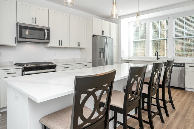 Photo - 2468 18th St S